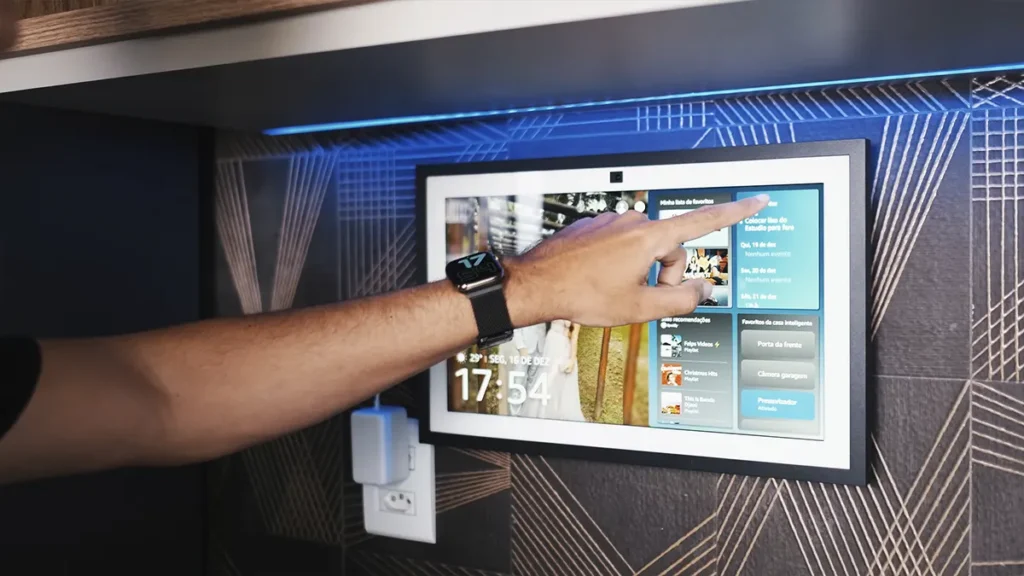Echo Show 15 é bom? Analisamos a Alexa da família