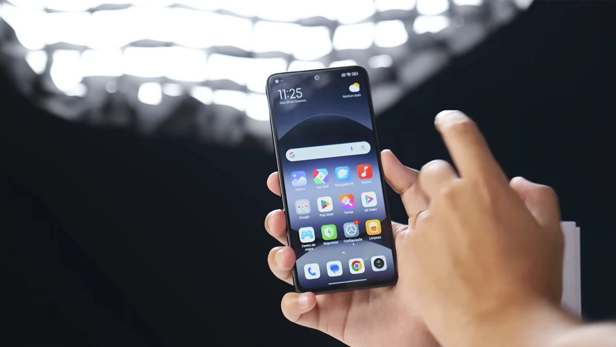 Smartphone Xiaomi Redmi Note 14 5G com design elegante, alta performance e ficha técnica detalhada.