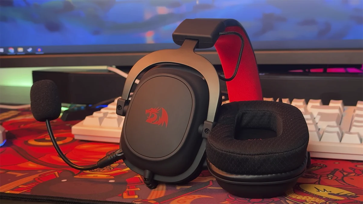 Headset gamer Redragon Zeus Lite H510-LT com som imersivo e microfone destacável.