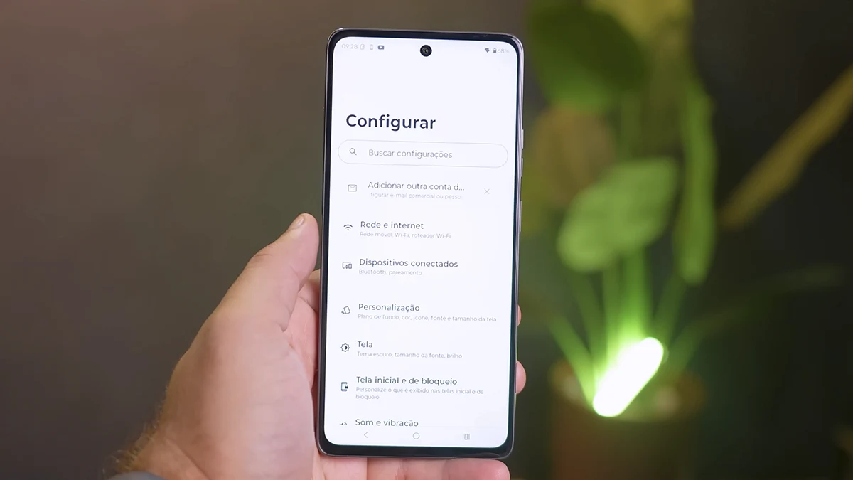 Moto G75 é bom? Confira a ficha técnica, preço e detalhes